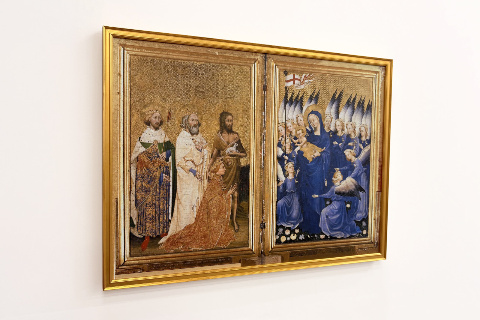 Ricardo II apresentado à Virgem e à Criança por seu padroeiro São João Batista e pelos Santos Eduardo e Edmundo, c.1395-99 (têmpera de ovo em carvalho) - Master of the Wilton Diptych