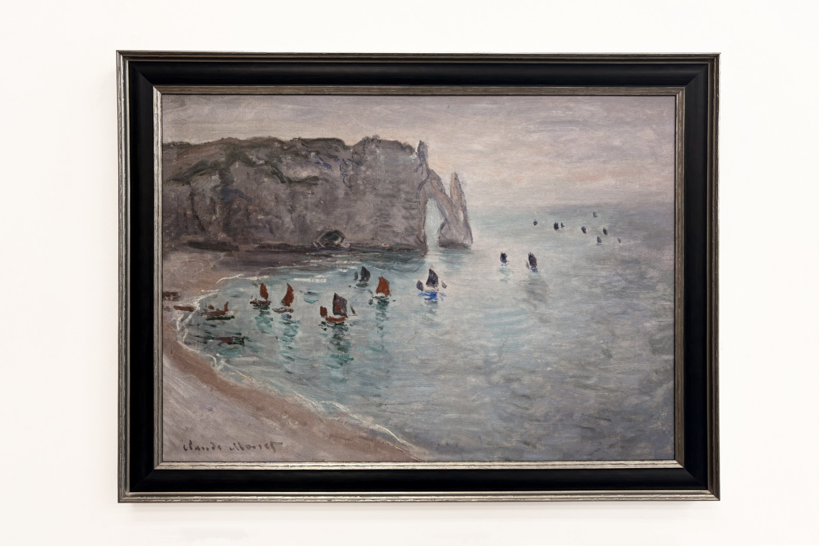 Etretat, Porte d&39;Aval: barcos de pesca que saem do porto - Claude Monet