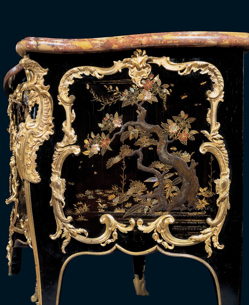 Cômoda, c.1745 (laca japonesa montada em ormolu e madeira ebonizada) de Bernard van Risenburgh II