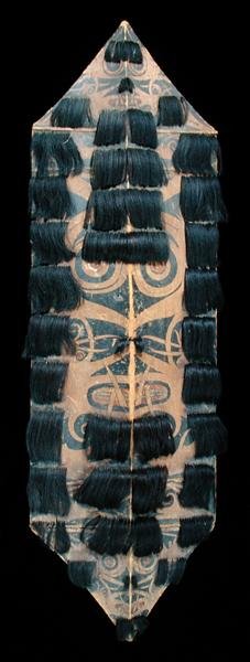 Escudo (madeira e cabelo pintados) (para trás ver 171762) de Bornean