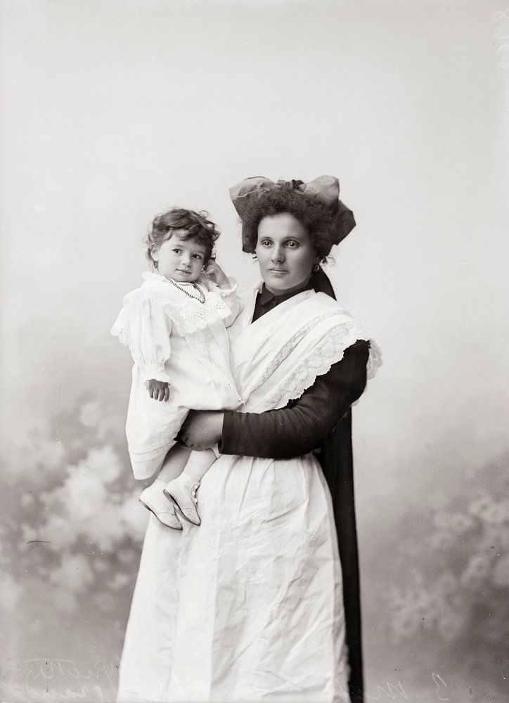 Retrato Feminino de Phillipe de Marlier