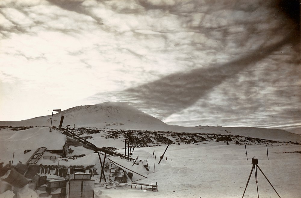 O céu na Antárctida de Herbert Ponting