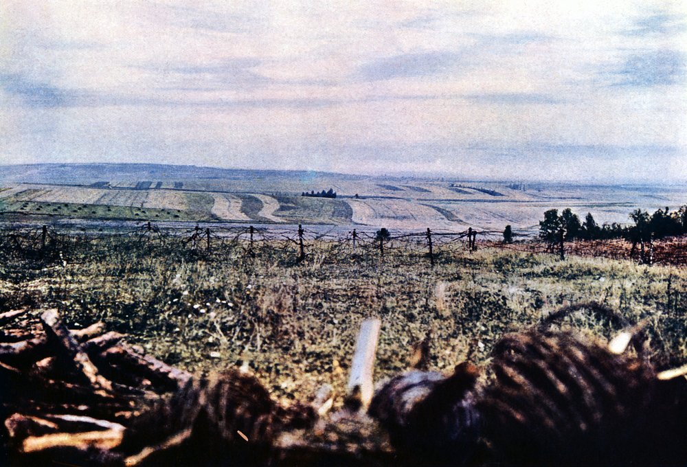 Colina 304 com arame farpado perto de Verdun, em setembro de 1916 (automático) de Jules Gervais-Courtellemont