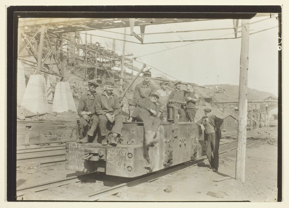 Sem título (Uma mina de carvão razoavelmente moderna, electrificada, no leste da Pensilvânia) de Lewis Wickes Hine