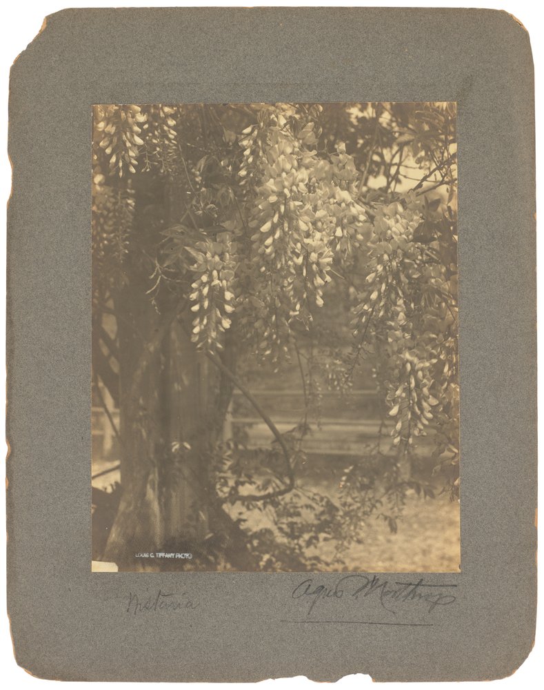 Estúdios Tiffany, c.1898-1920 (fotografia a preto e branco) de Louis Comfort Tiffany
