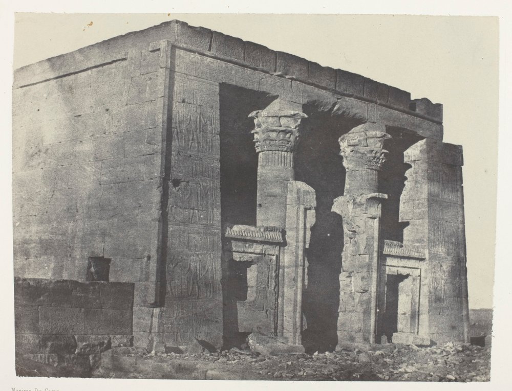 Templo de Dakkeh, Naos; Núbia, chapa 95 do álbum "Egypte, Nubie, Palestine et Syrie" (1852) de Maxime Du Camp