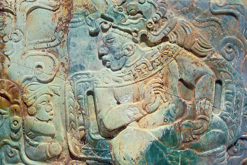 Peitoral do rei e um cortesão de Tikal (jade) de Mayan