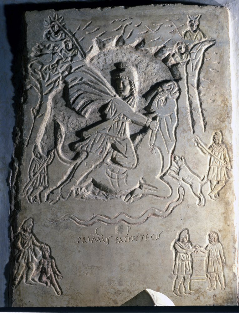 Alívio retratando a divindade iraniana Mithra (ou Mitra) abate o touro, um animal associado a ele. Século IV. Palazzo dei Conservatori, Roma. de Roman