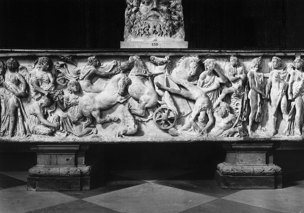Sarcófago com a Queda de Phaethon (mármore) de Roman Roman