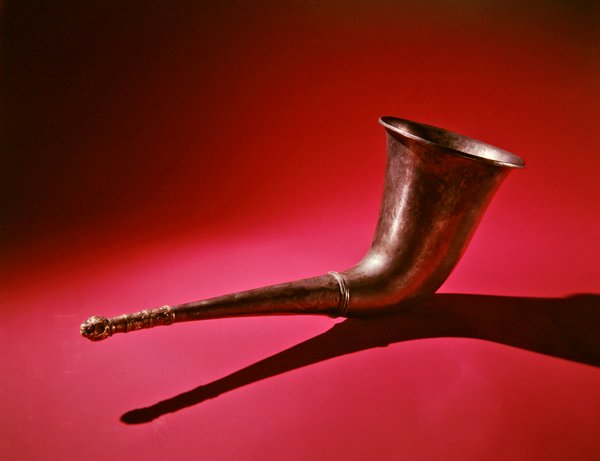 Bebendo chifre com um remate de cabeça de leão (prata e ouro) de Scythian