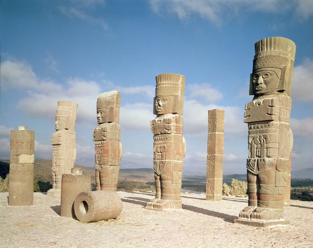 As colunas atlantes no topo da pirâmide B, pré-colombiana de Toltec