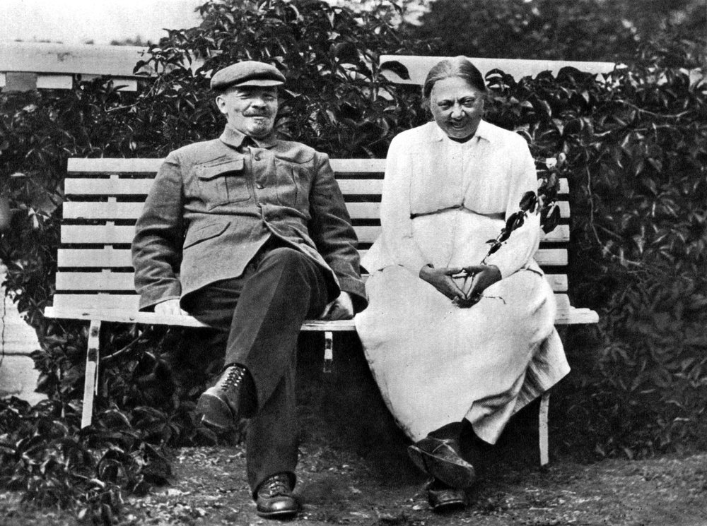 O líder bolchevique russo Vladimir Lenin e Nadezhda Krupskaya, Gorki, URSS, 1922 de Unbekannt