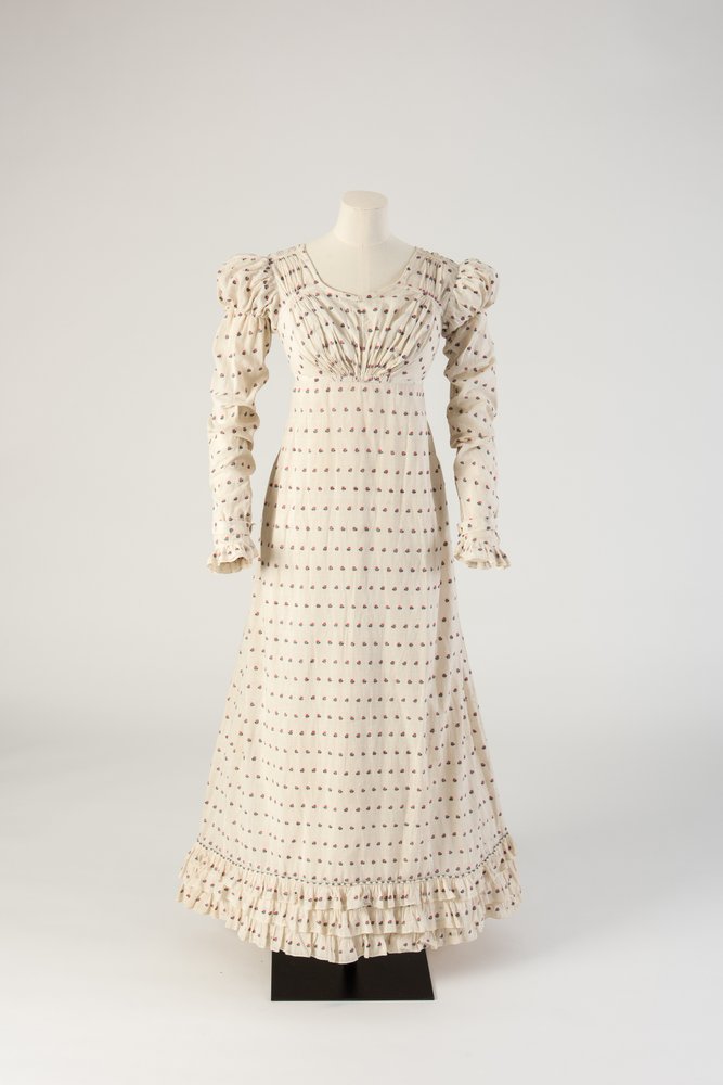 Vestido de algodão branco tecido com mancha vermelha e azul, 1816 (algodão) de Unbekannt Unbekannt