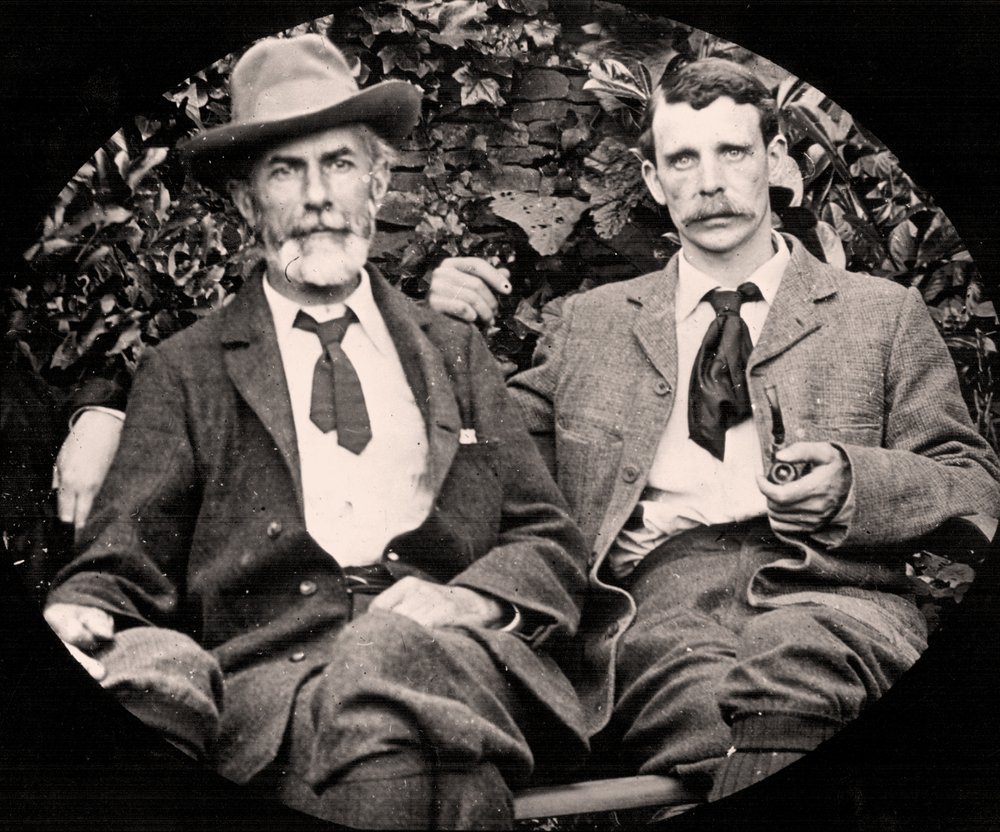 Edward Carpenter e o seu companheiro George Merrill, c. 1900 de Unknown photographer