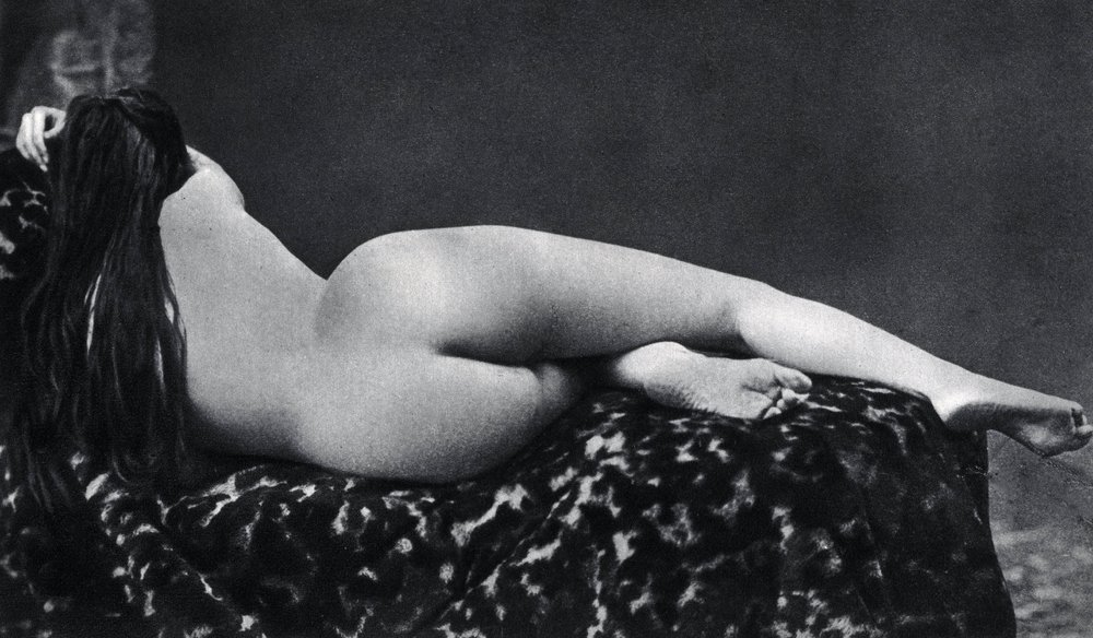 Mulher nua reclinada, cerca de 1860, fotografia anónima de Unknown photographer