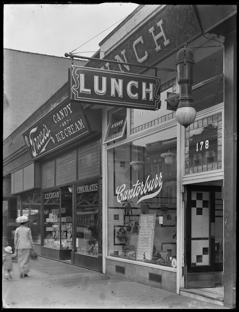 Almoço de Canterbury em 202 (ou 178) E. 125th Street, Nova York, 2 de maio de 1916 de William Davis Hassler