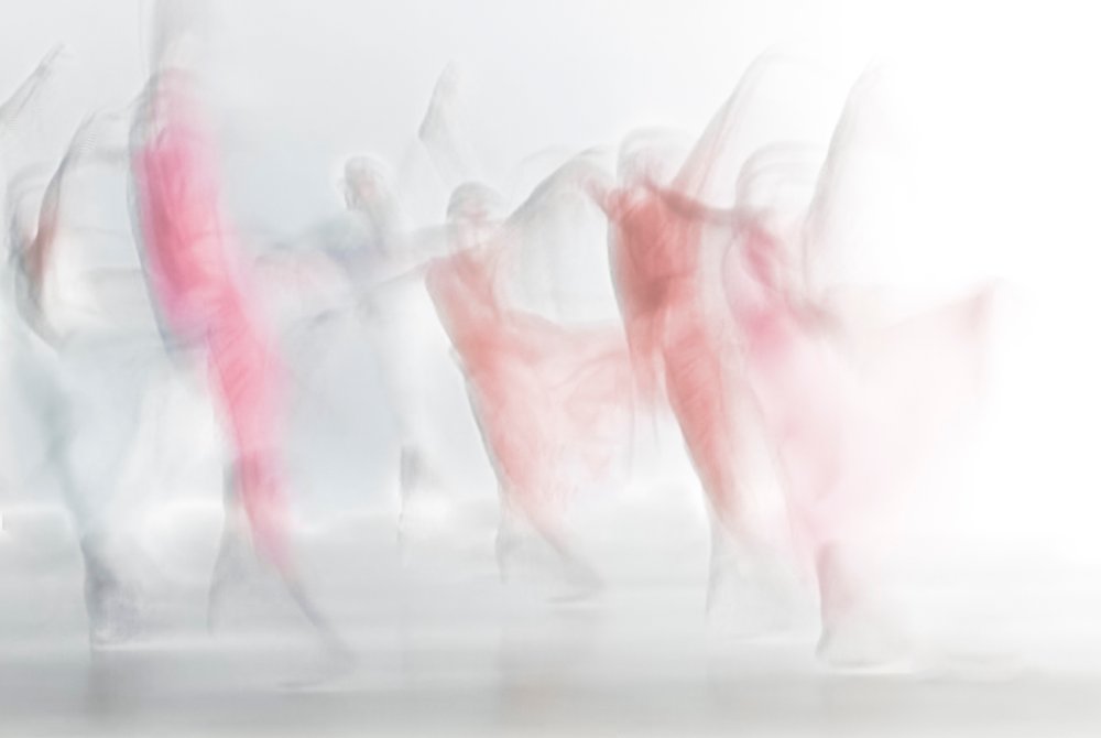 Movimento de dança abstrato de Ali Saremi