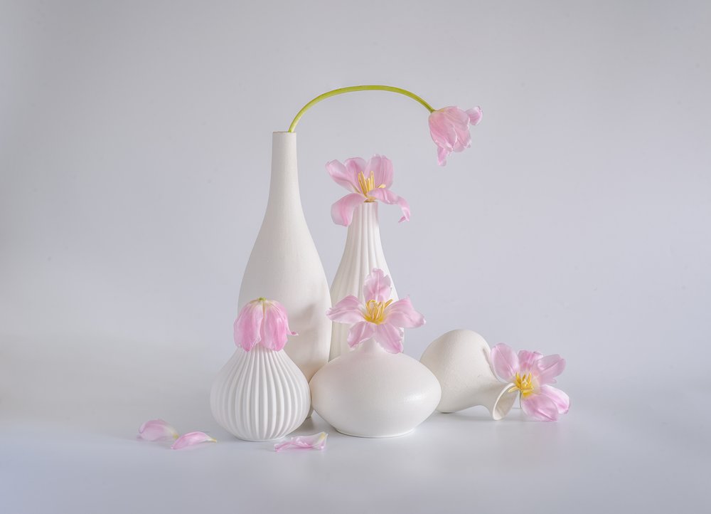 Natureza morta com tulipas rosa claro de Alice Sheng