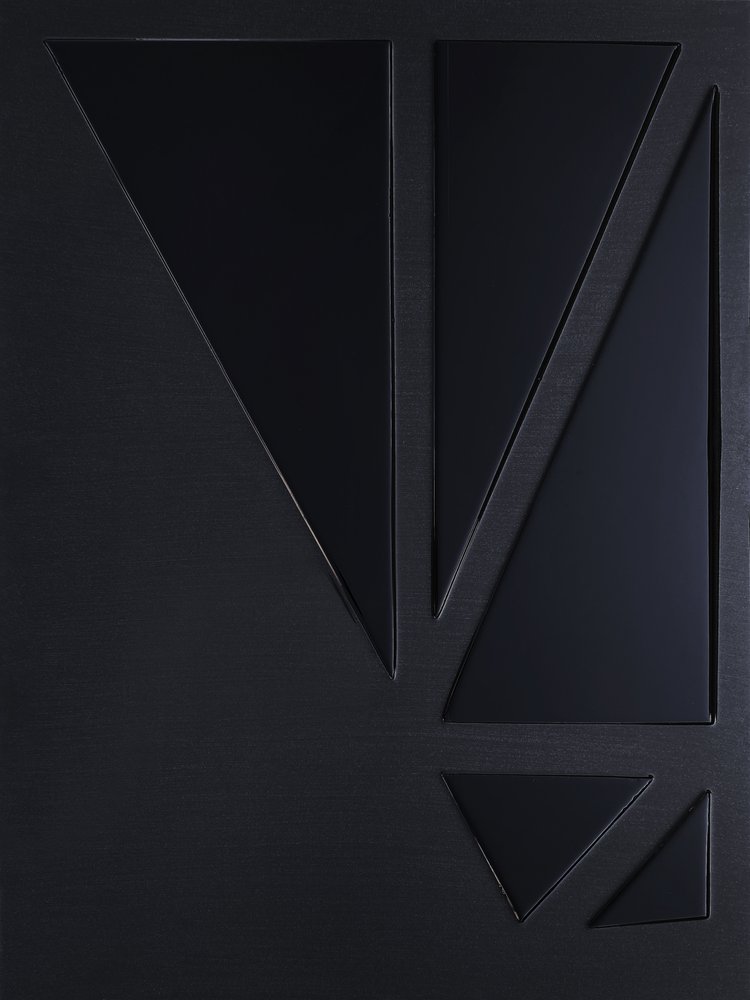 Triângulos geométricos escuros de Alyson Storms