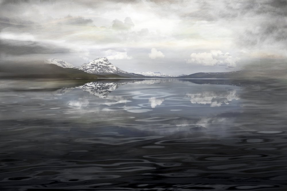 Reflexo da Montanha Ennevoada de Christina Sillen