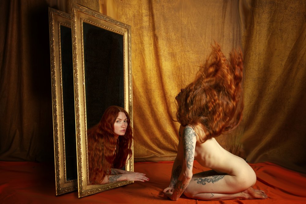 Reflexão de uma Mulher Mística de Christine von Diepenbroek