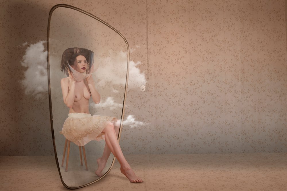 Mulher numa bolha de nuvens de Christine von Diepenbroek