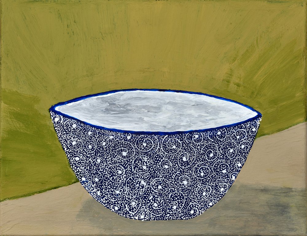 Natureza morta com uma taça azul elegante de Dale Hefer & Family