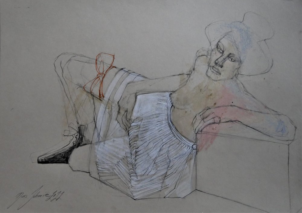 Figura elegante reclinada de Doris Schmitz
