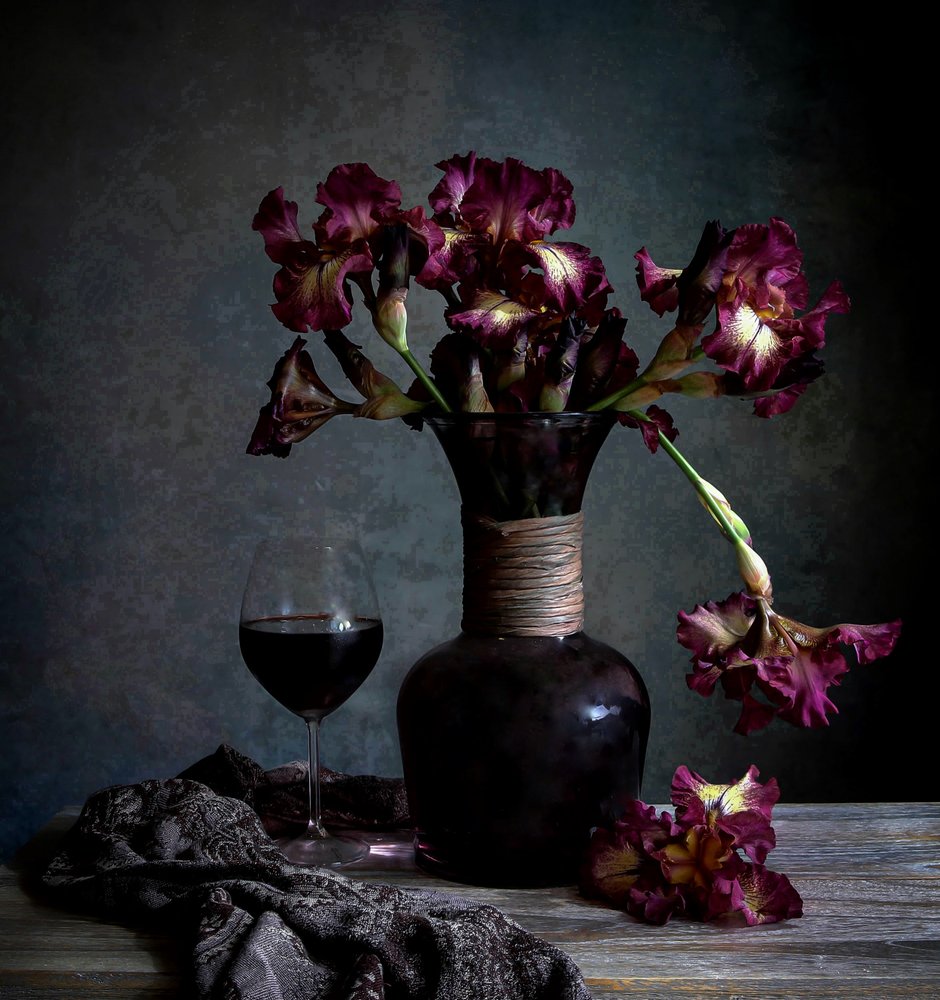 Íris escuras e vinho de Fangping Zhou