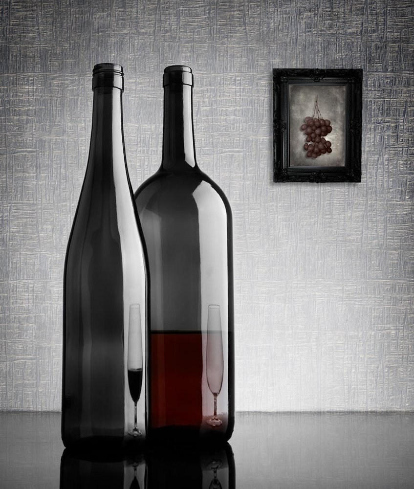 Natureza morta elegante com vinho de Greg Brave
