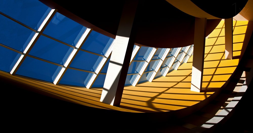 Arquitetura Geométrica da Luz de Igor Bakotic