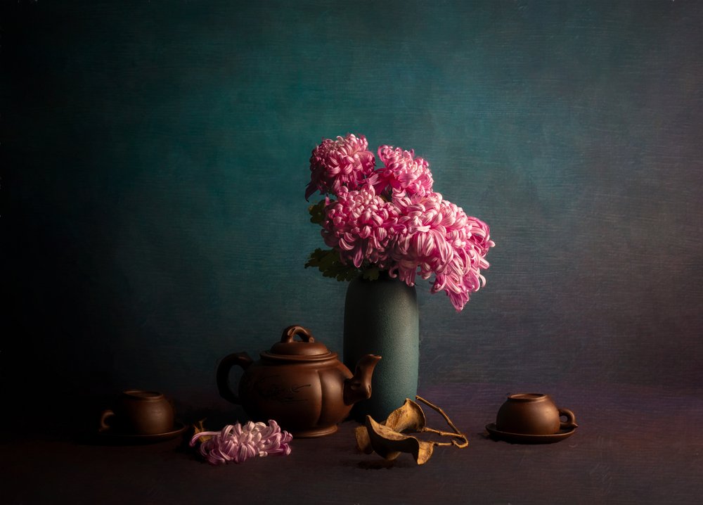 Hora do Chá com Crisântemos Cor-de-rosa de John-Mei Zhong