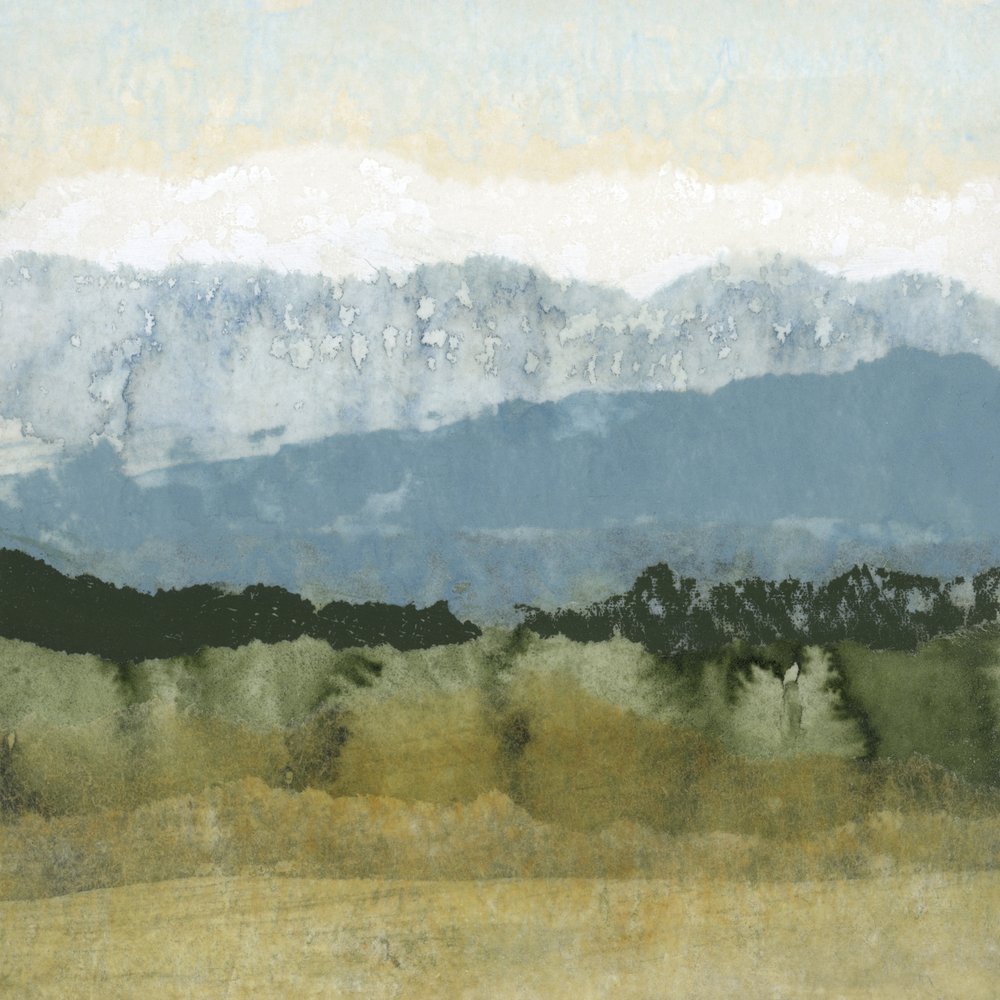 Camadas da Montanha Envolvida em Nevoeiro de Lara Eckerman