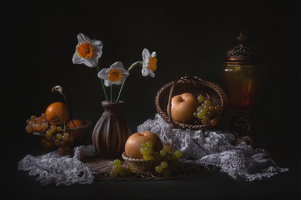 Natureza morta com narcisos e frutos de Lydia Jacobs