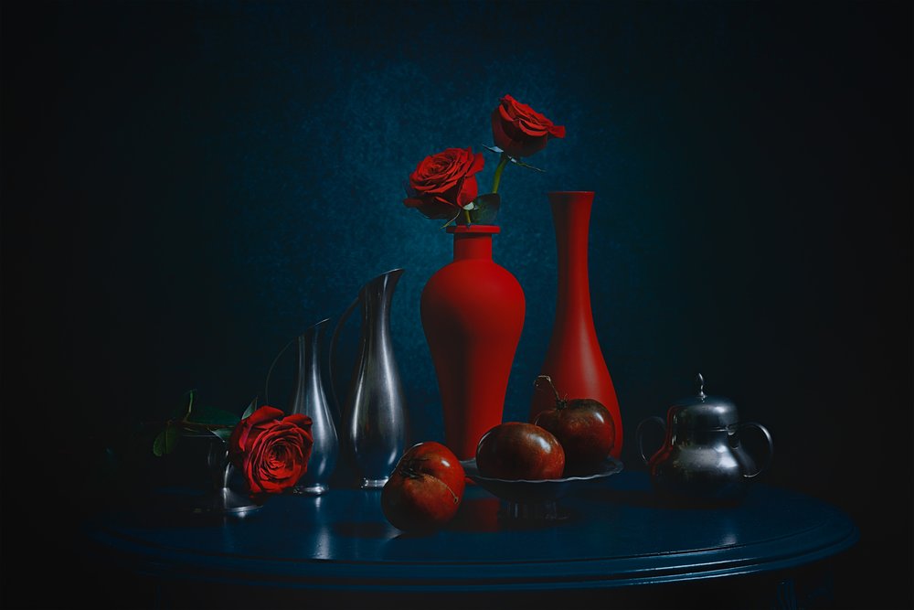 Natureza morta com rosas vermelhas elegantes de Lydia Jacobs
