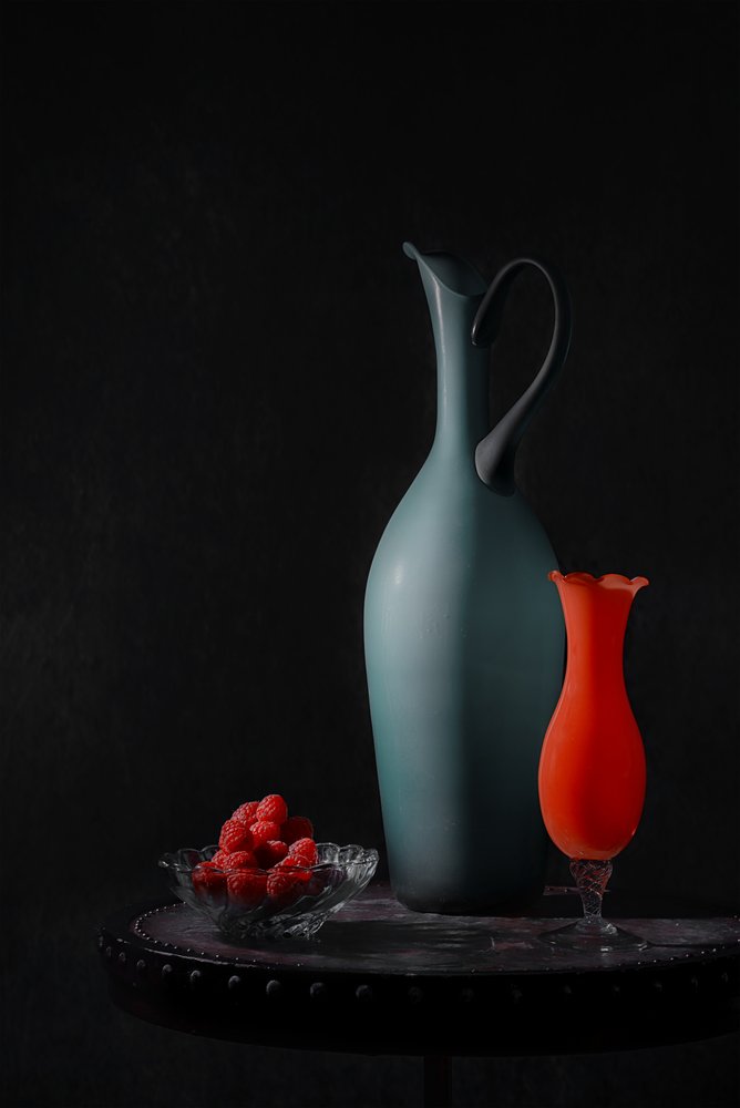 Vasos elegantes e framboesas de Lydia Jacobs