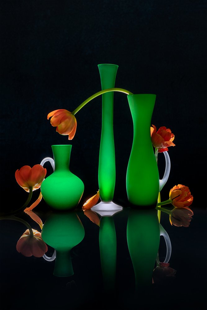 Vasos florais luminosos de Lydia Jacobs