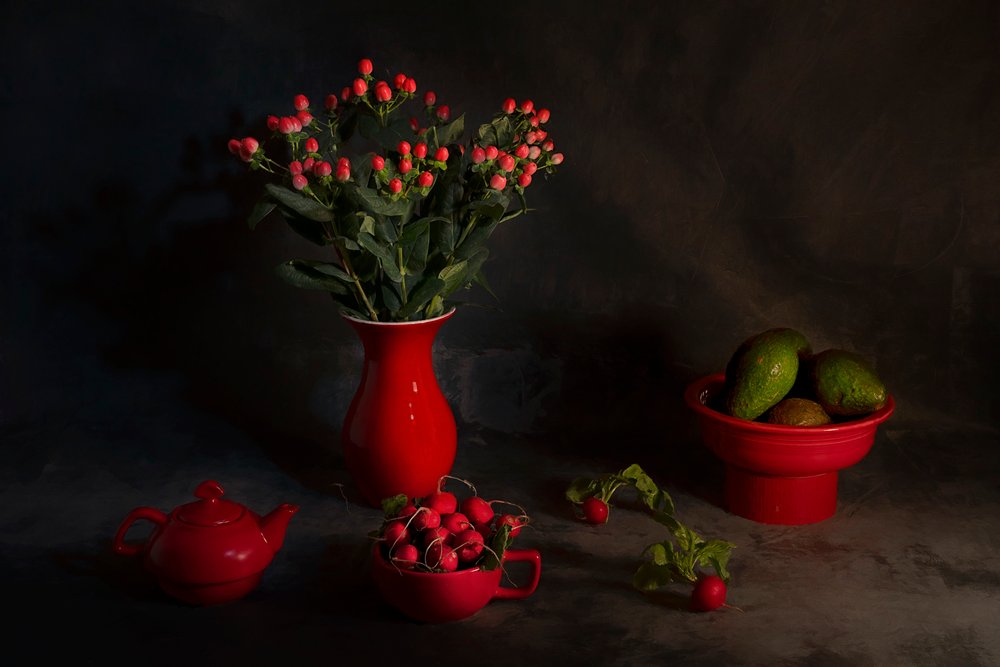 Natureza morta em vermelho melancólico de Lydia Jacobs