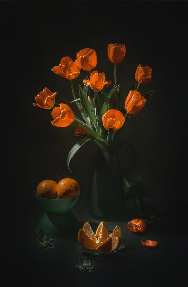 Natureza morta com tulipas laranjas de Lydia Jacobs
