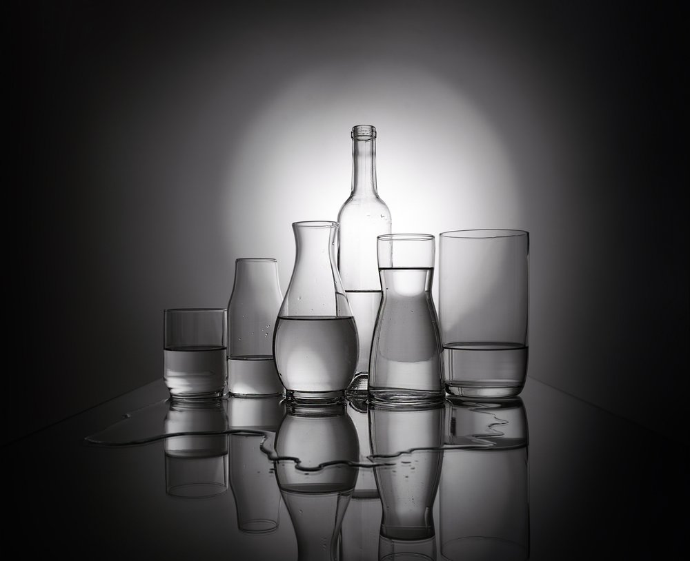 Reflexos em copos elegantes de Margareth Perfoncio