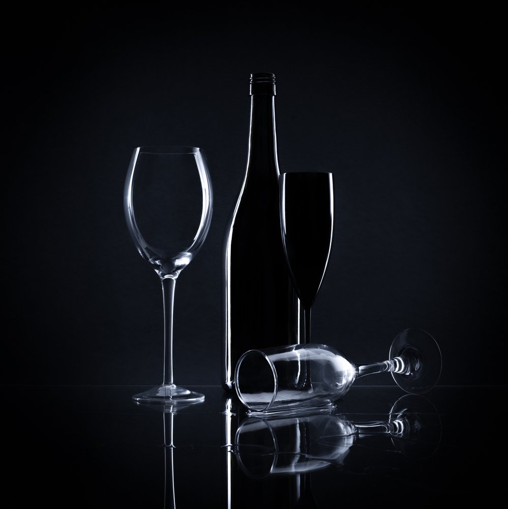 Natureza morta elegante com vinho de Margareth Perfoncio