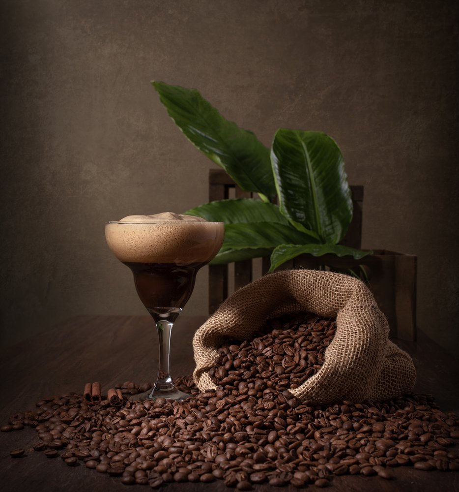 Natureza morta com café intenso de Margareth Perfoncio