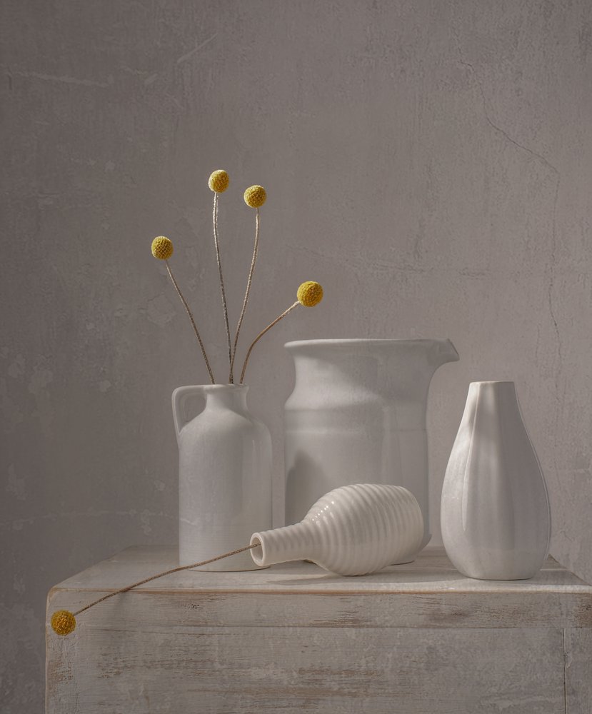 Vasos brancos, flores amarelas de Margareth Perfoncio
