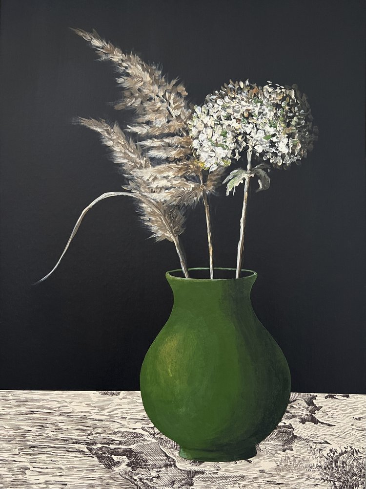 Vaso verde com hortênsias da pampa de Marina Kozyr