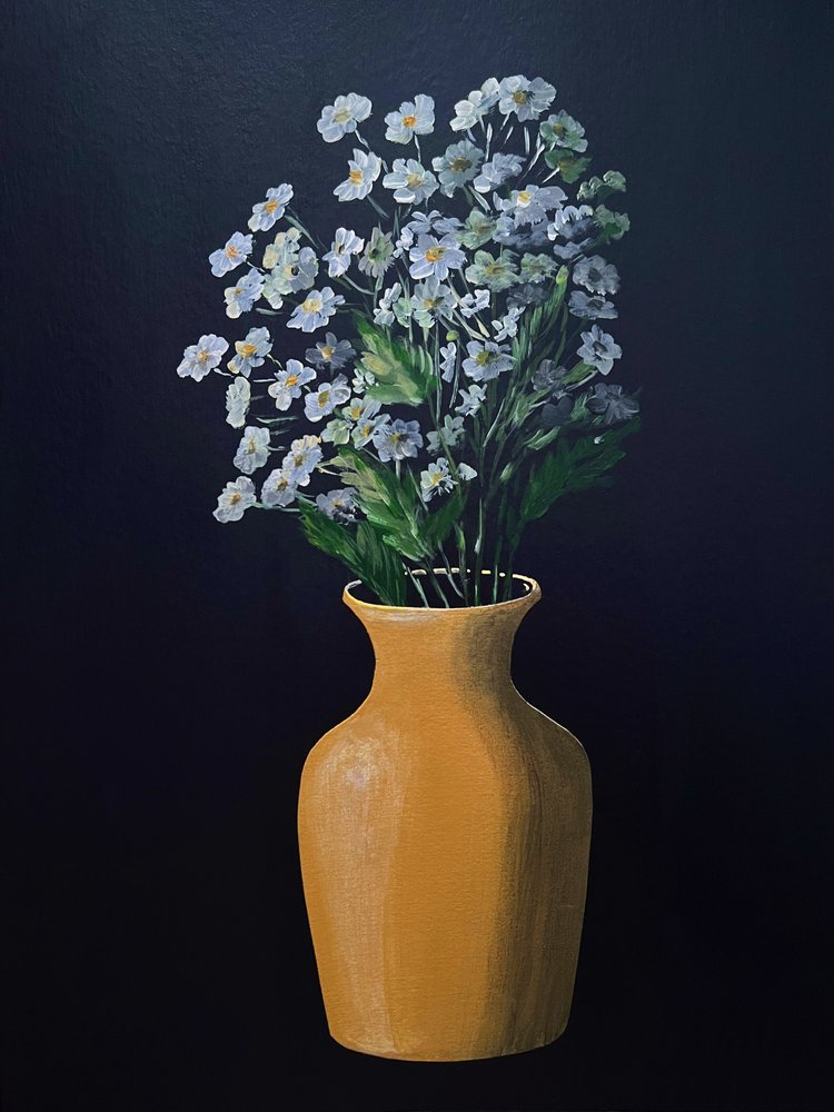 Flores Brancas em Vaso Dourado de Marina Kozyr