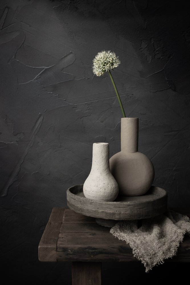 Flor tranquila e vasos de Mayra Pama