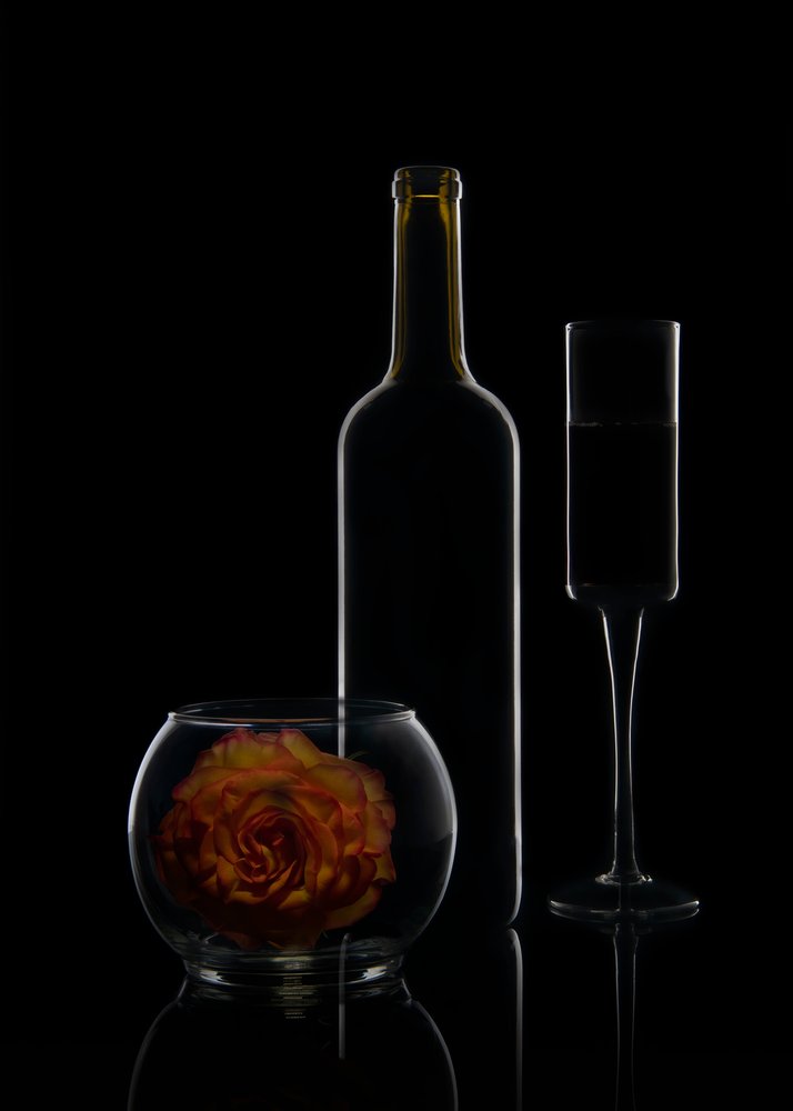 Vinho Elegante e Rosa de Ming Chen