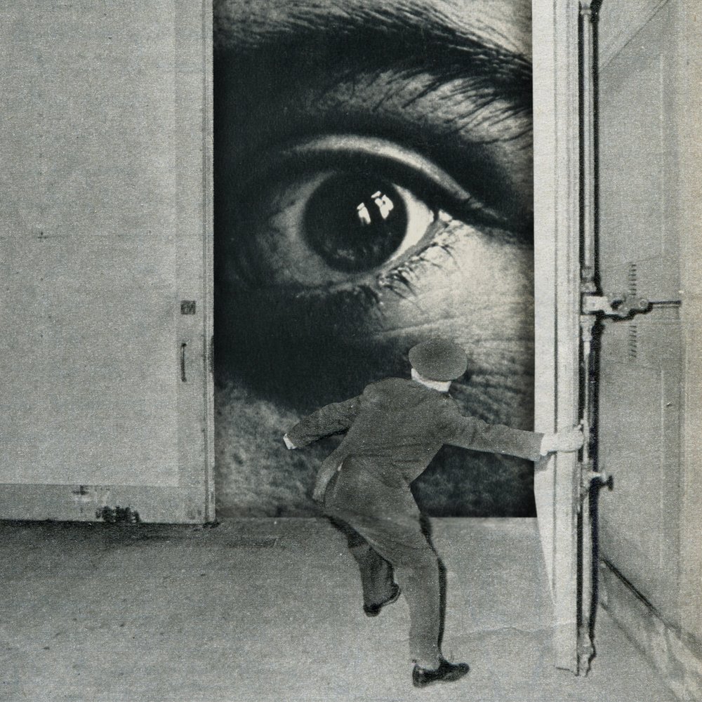 Um olhar surreal para além da porta de Sammy Slabbinck