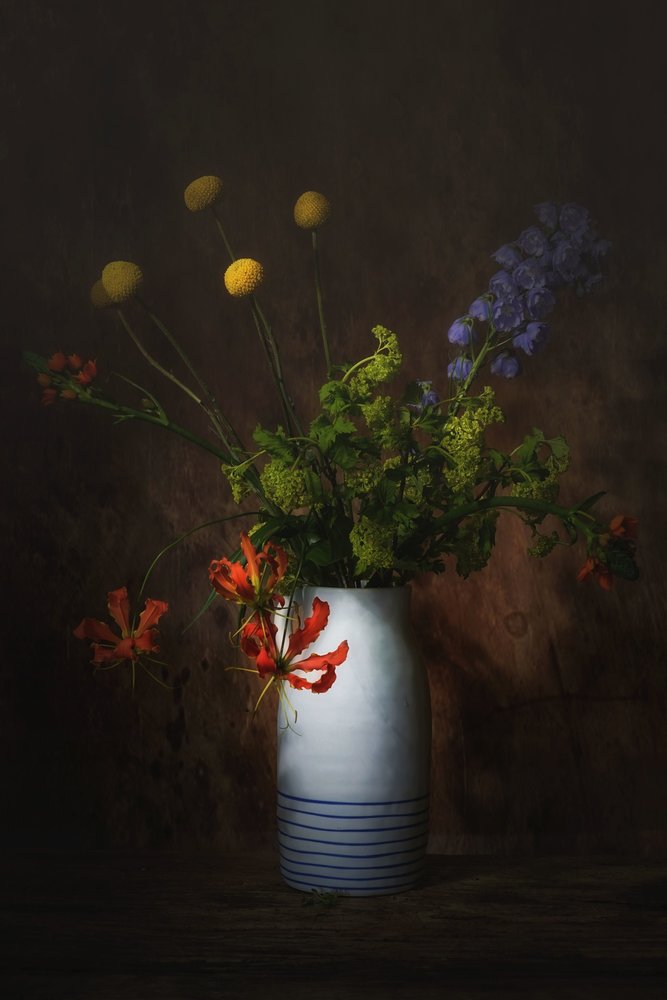 Natureza morta floral elegante de Saskia Dingemans