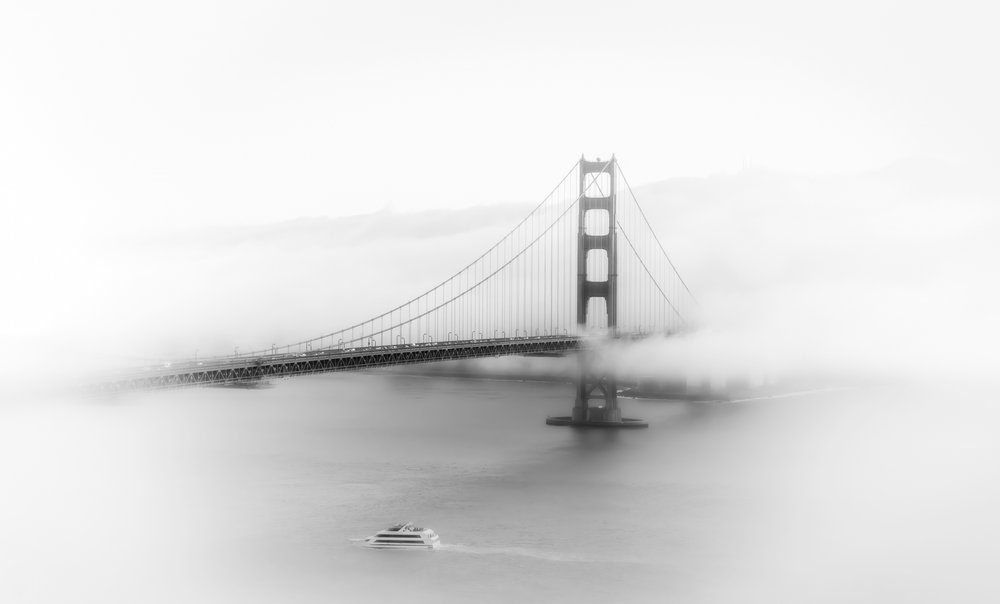 A Ponte Golden Gate enevoada de Songhu Yan